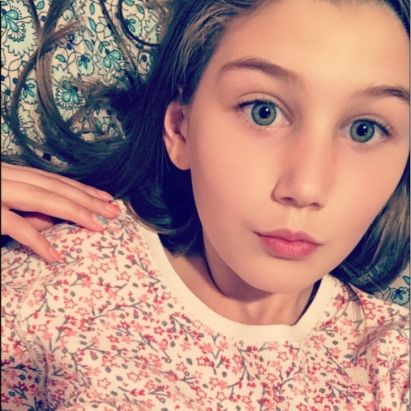 Meet your Posher, Aislinn - Picture 2 of 3